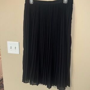 Black Pleated Comme Toi Skirt - Size Large